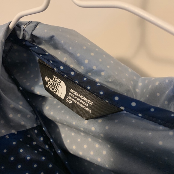 The North Face Lightweight Jacket - Picture 2 of 5